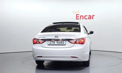 Hyundai Sonata 2012, 180272 км, за 2561.74 USD