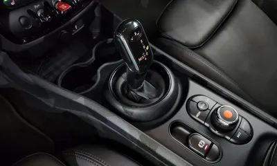 MINI Clubman 2019, 89753 км, за 8079.35 USD - фото 9
