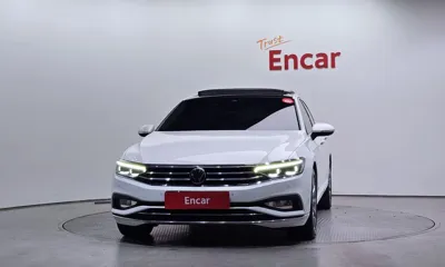 Volkswagen Passat 2022, 38584 км, за 20283.58 USD