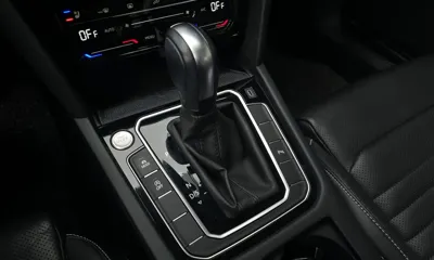 Volkswagen Passat 2022, 38584 км, за 20283.58 USD - фото 9