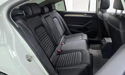 Volkswagen Passat 2022, 38584 км, за 20283.58 USD - фото 12