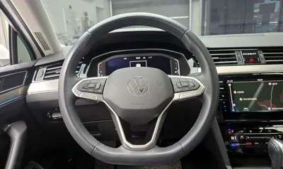Volkswagen Passat 2022, 38584 км, за 20283.58 USD - фото 14