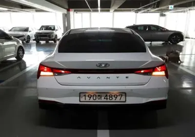 Hyundai Avante 2023, 63910 км, за 2441.91 USD