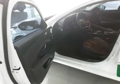 Hyundai Avante 2023, 63910 км, за 2441.91 USD