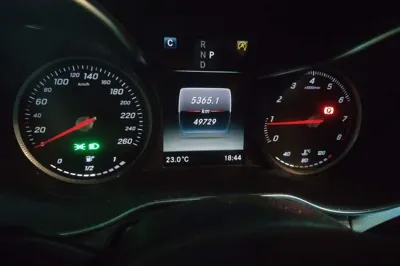 Mercedes-Benz C-Class 2018, 49700 км, за 16913 USD - фото 12