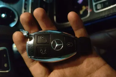 Mercedes-Benz C-Class 2018, 49700 км, за 16913 USD - фото 20