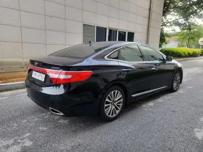 Hyundai Grandeur 2012, 150540 км, за 3190.73 USD