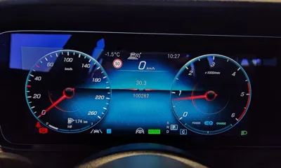 Mercedes-Benz E-Class 2023, 100270 км, за 26428.8 USD - фото 8