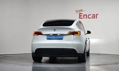 Tesla Model Y 2022, 72156 км, за 25594.07 USD