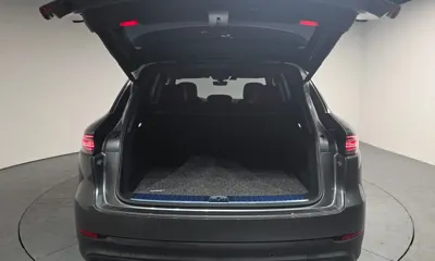 Porsche Cayenne 2020, 69046 км, за 47527.8 USD - фото 20