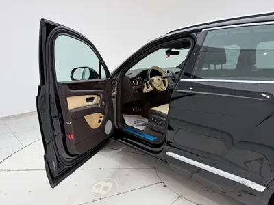 Bentley Bentayga 2019, 20000 км, за 167565.91 USD - фото 13