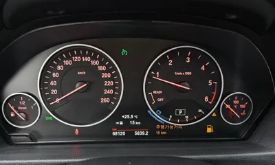 BMW 3-Series 2017, 68120 км, за 9188.27 USD - фото 8
