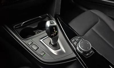BMW 3-Series 2017, 68120 км, за 9188.27 USD - фото 9