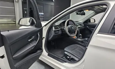 BMW 3-Series 2017, 68120 км, за 9188.27 USD - фото 10