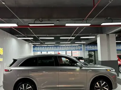 Li Auto Li L7 2023, 75000 км, за 26191.37 USD