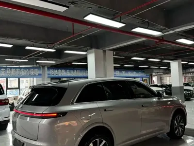 Li Auto Li L7 2023, 75000 км, за 26191.37 USD