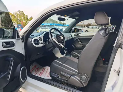 Volkswagen Beetle 2018, 80000 км, за 11153.4 USD