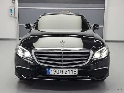 Mercedes-Benz E-Class · 2017 год