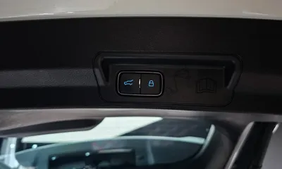 Ford Explorer 2020, 78359 км, за 16068.19 USD - фото 20