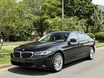 BMW 5 Series 2022, 26000 км, за 34319.33 USD