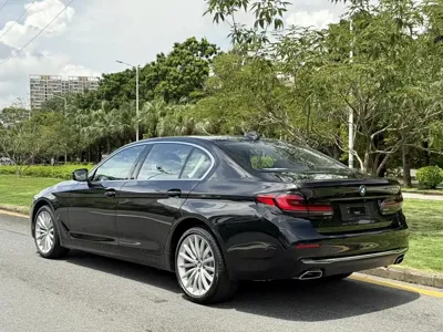 BMW 5 Series 2022, 26000 км, за 34319.33 USD