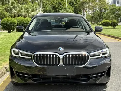 BMW 5 Series 2022, 26000 км, за 34319.33 USD