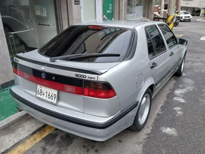 Saab 9000 1996, 295000 км, за 9910.8 USD