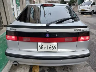 Saab 9000 1996, 295000 км, за 9910.8 USD