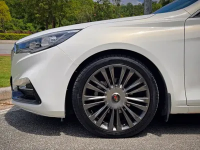 Hongqi Hongqi H5 2019, 82000 км, за 5725.29 USD