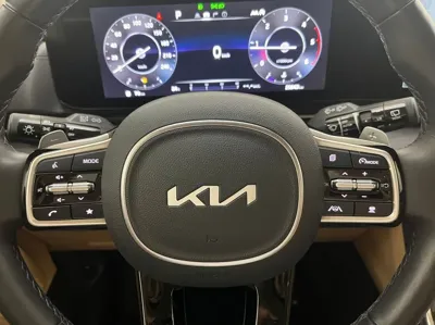 Kia Canival 2023, 25543 км, за 19036.37 USD - фото 6