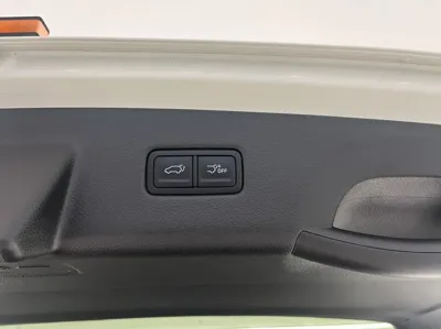 Kia Canival 2023, 25543 км, за 19036.37 USD - фото 20