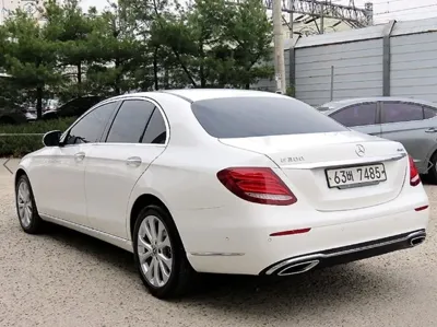 Mercedes-Benz E-Class 2018, 171874 км, за 12420.69 USD