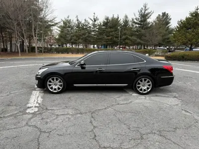 Hyundai Equus 2012, 226664 км, за 2822.63 USD