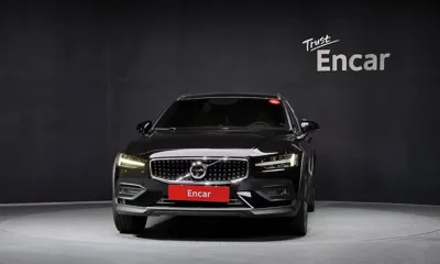 Volvo V60 2020, 78696 км, за 21185.41 USD