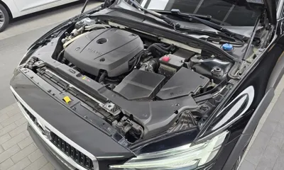 Volvo V60 2020, 78696 км, за 21185.41 USD - фото 6