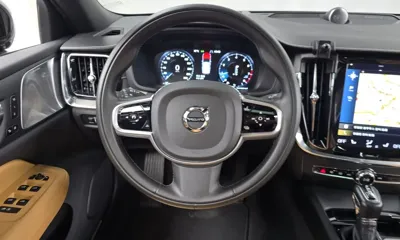 Volvo V60 2020, 78696 км, за 21185.41 USD - фото 12