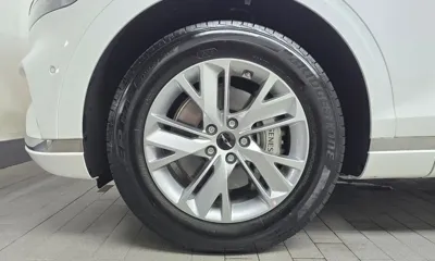 Genesis GV70 2025, 16397 км, за 29867.4 USD