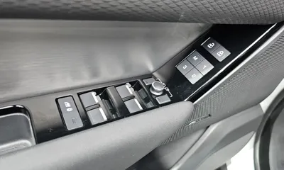 Land Rover Range Rover Velar 2023, 40171 км, за 40239.21 USD - фото 28