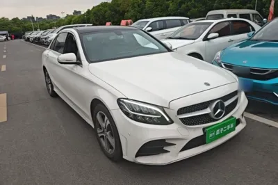 Mercedes-Benz C-Class 2020, 83000 км, за 21367 USD - фото 3