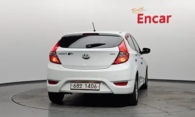 Hyundai Accent 2014, 13119 км, за 4529.34 USD