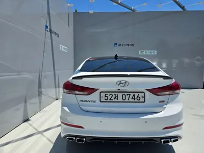 Hyundai Avante 2016, 165132 км, за 5334.38 USD