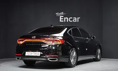 Hyundai Grandeur 2018, 104199 км, за 10994.64 USD