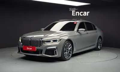 BMW 7-Series · 2021 год