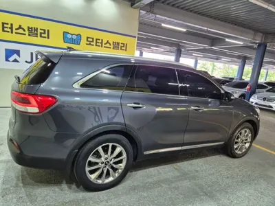 Kia Sorento 2016, 140000 км, за 7548.9 USD