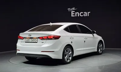 Hyundai Avante 2017, 92452 км, за 6440.29 USD