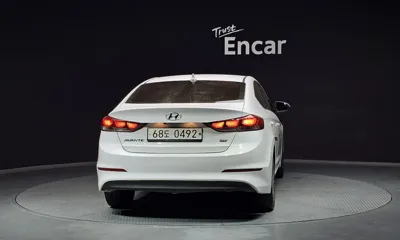 Hyundai Avante 2017, 92452 км, за 6440.29 USD