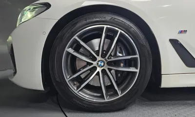 BMW 5-Series 2021, 55458 км, за 23727.48 USD