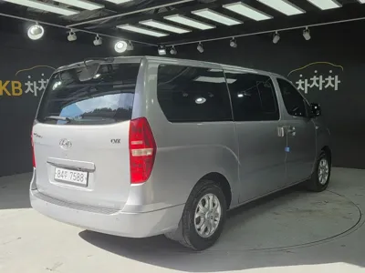 Hyundai Starex 2012, 329000 км, за 2290.93 USD