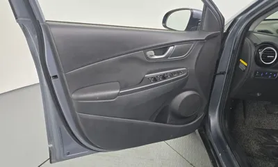 Hyundai Kona 2020, 112002 км, за 11027.96 USD - фото 24