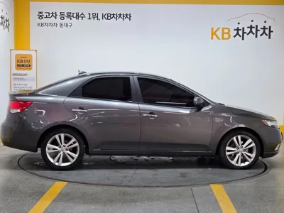 Kia Porte 2013, 123661 км, за 2395.96 USD